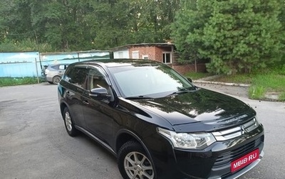 Mitsubishi Outlander III рестайлинг 3, 2014 год, 1 380 000 рублей, 1 фотография
