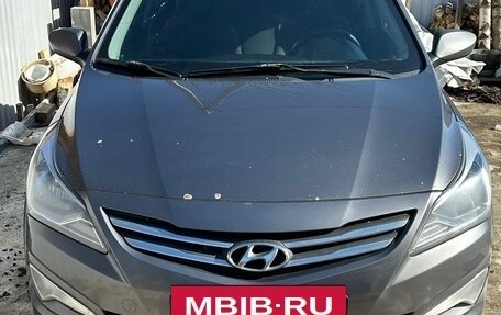 Hyundai Solaris II рестайлинг, 2015 год, 1 030 000 рублей, 2 фотография