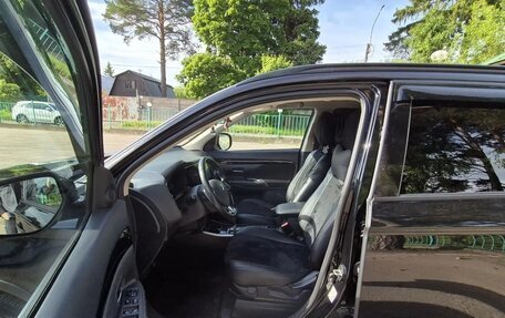 Mitsubishi Outlander III рестайлинг 3, 2021 год, 2 700 000 рублей, 8 фотография