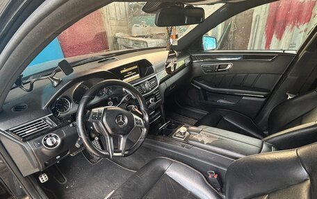 Mercedes-Benz E-Класс, 2011 год, 100 000 рублей, 10 фотография