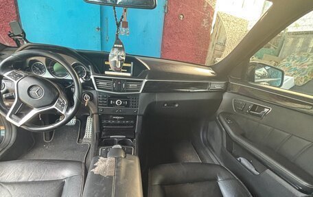 Mercedes-Benz E-Класс, 2011 год, 100 000 рублей, 13 фотография