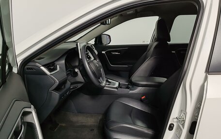 Toyota RAV4, 2021 год, 3 949 000 рублей, 16 фотография
