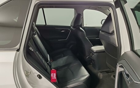 Toyota RAV4, 2021 год, 3 949 000 рублей, 19 фотография
