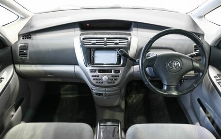 Toyota Opa I рестайлинг, 2002 год, 529 900 рублей, 10 фотография