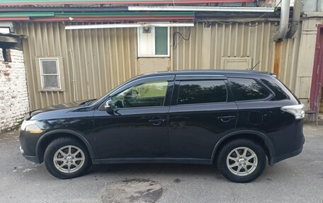 Mitsubishi Outlander III рестайлинг 3, 2014 год, 1 380 000 рублей, 3 фотография