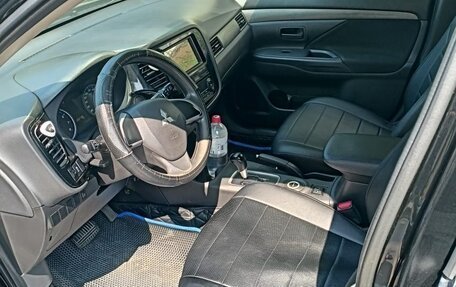Mitsubishi Outlander III рестайлинг 3, 2014 год, 1 380 000 рублей, 11 фотография