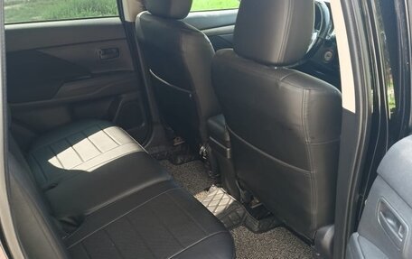 Mitsubishi Outlander III рестайлинг 3, 2014 год, 1 380 000 рублей, 8 фотография