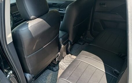 Mitsubishi Outlander III рестайлинг 3, 2014 год, 1 380 000 рублей, 13 фотография