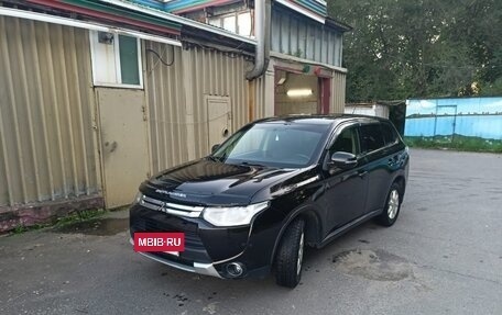 Mitsubishi Outlander III рестайлинг 3, 2014 год, 1 380 000 рублей, 4 фотография