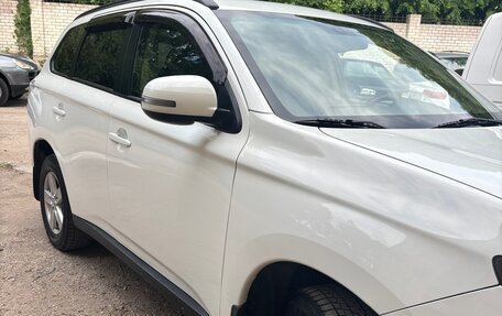 Mitsubishi Outlander III рестайлинг 3, 2012 год, 950 000 рублей, 2 фотография