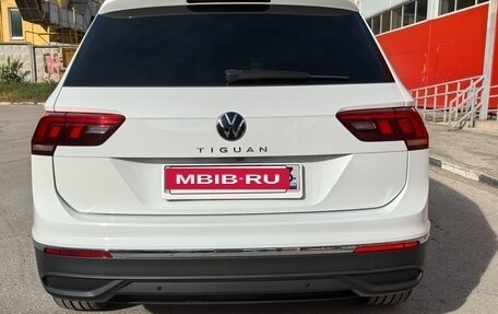 Volkswagen Tiguan II, 2021 год, 2 680 000 рублей, 4 фотография