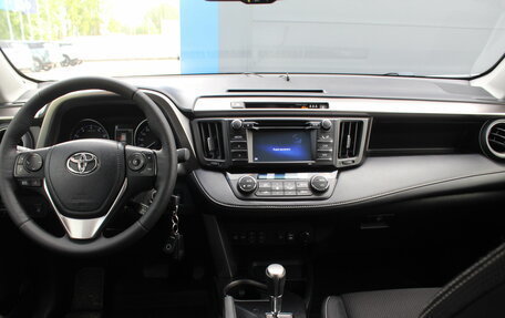Toyota RAV4, 2016 год, 2 810 000 рублей, 7 фотография