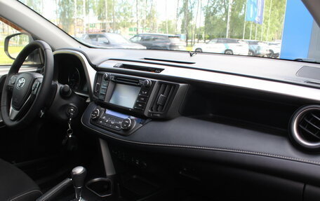Toyota RAV4, 2016 год, 2 810 000 рублей, 9 фотография
