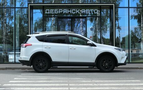 Toyota RAV4, 2016 год, 2 810 000 рублей, 4 фотография