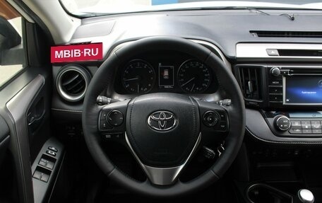 Toyota RAV4, 2016 год, 2 810 000 рублей, 6 фотография