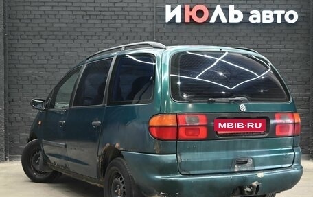 Volkswagen Sharan I рестайлинг, 1996 год, 380 000 рублей, 3 фотография