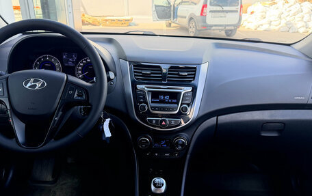Hyundai Solaris II рестайлинг, 2015 год, 1 075 000 рублей, 8 фотография