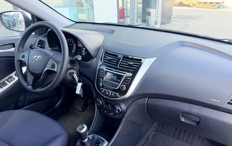Hyundai Solaris II рестайлинг, 2015 год, 1 075 000 рублей, 9 фотография