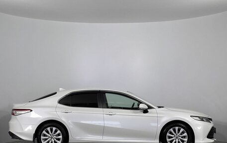 Toyota Camry, 2018 год, 2 490 000 рублей, 4 фотография