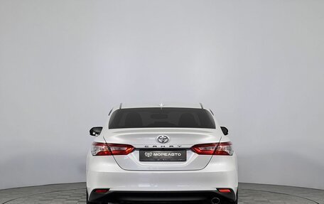 Toyota Camry, 2018 год, 2 490 000 рублей, 6 фотография
