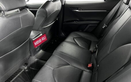 Toyota Camry, 2018 год, 2 490 000 рублей, 10 фотография
