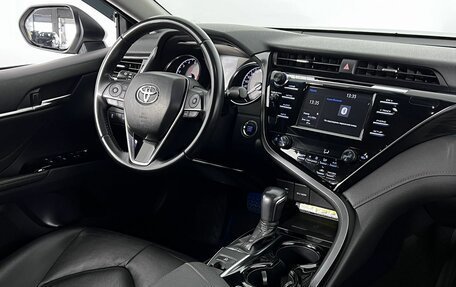 Toyota Camry, 2018 год, 2 490 000 рублей, 13 фотография