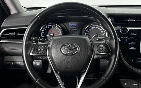 Toyota Camry, 2018 год, 2 490 000 рублей, 16 фотография