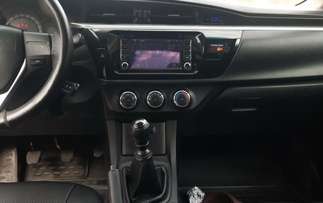 Toyota Corolla, 2013 год, 1 050 000 рублей, 5 фотография