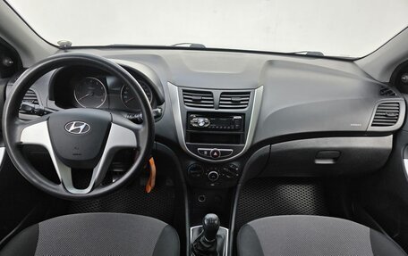 Hyundai Solaris II рестайлинг, 2013 год, 750 000 рублей, 11 фотография
