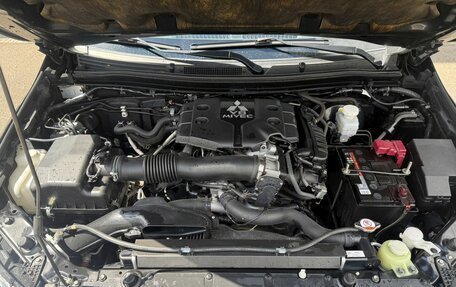 Mitsubishi Pajero Sport III рестайлинг, 2016 год, 2 700 000 рублей, 14 фотография