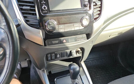 Mitsubishi L200 IV рестайлинг, 2017 год, 2 490 000 рублей, 7 фотография