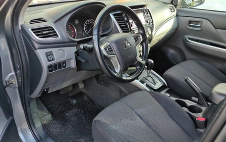Mitsubishi L200 IV рестайлинг, 2017 год, 2 490 000 рублей, 6 фотография