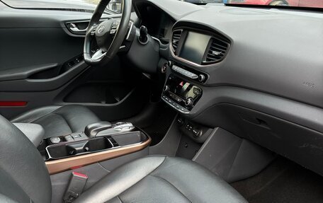 Hyundai IONIQ, 2017 год, 1 350 000 рублей, 13 фотография