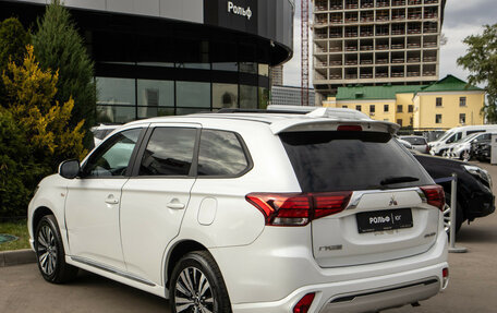 Mitsubishi Outlander III рестайлинг 3, 2022 год, 2 428 000 рублей, 6 фотография