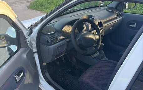 Renault Clio III, 2000 год, 158 000 рублей, 5 фотография