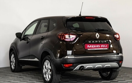 Renault Kaptur I рестайлинг, 2017 год, 1 050 000 рублей, 8 фотография