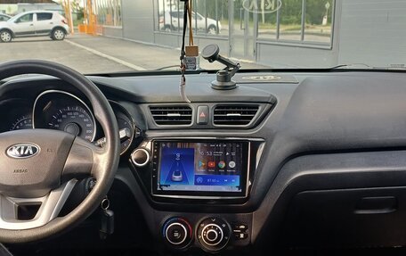 KIA Rio III рестайлинг, 2013 год, 700 000 рублей, 3 фотография