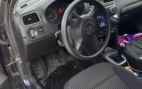 Volkswagen Polo VI (EU Market), 2011 год, 700 000 рублей, 19 фотография