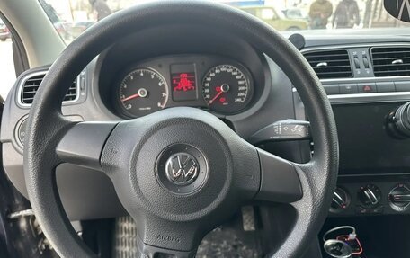 Volkswagen Polo VI (EU Market), 2011 год, 700 000 рублей, 24 фотография