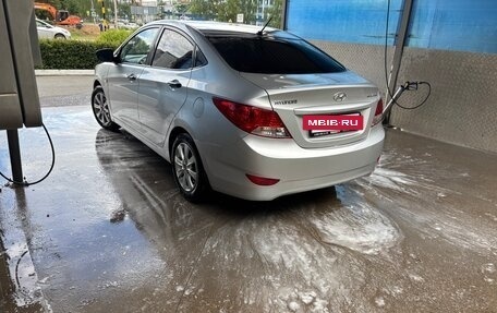 Hyundai Solaris II рестайлинг, 2012 год, 800 000 рублей, 4 фотография