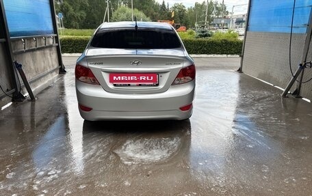 Hyundai Solaris II рестайлинг, 2012 год, 800 000 рублей, 5 фотография