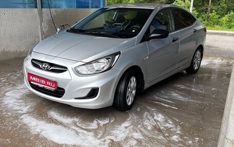 Hyundai Solaris II рестайлинг, 2012 год, 800 000 рублей, 11 фотография