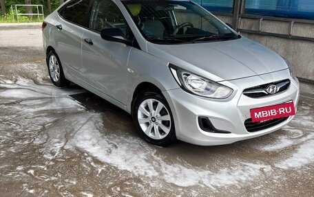 Hyundai Solaris II рестайлинг, 2012 год, 800 000 рублей, 13 фотография