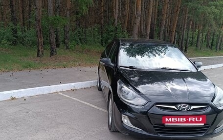 Hyundai Solaris II рестайлинг, 2011 год, 620 000 рублей, 2 фотография