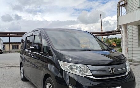 Honda Stepwgn IV, 2021 год, 2 140 000 рублей, 1 фотография