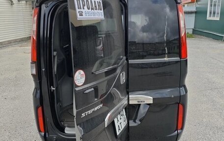 Honda Stepwgn IV, 2021 год, 2 140 000 рублей, 3 фотография