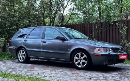 Volvo V40 I, 2003 год, 230 000 рублей, 1 фотография