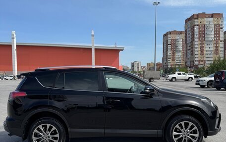 Toyota RAV4, 2019 год, 3 200 000 рублей, 6 фотография