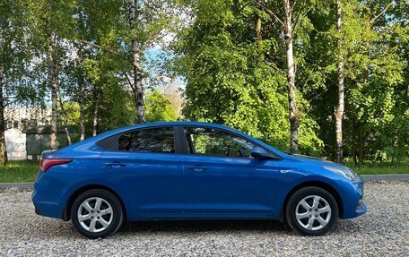 Hyundai Solaris II рестайлинг, 2018 год, 925 000 рублей, 3 фотография