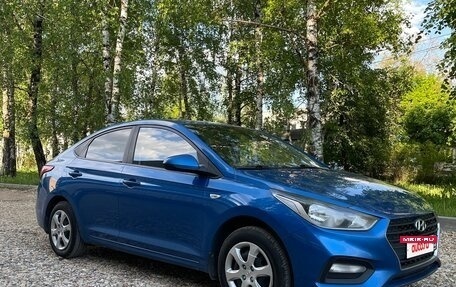 Hyundai Solaris II рестайлинг, 2018 год, 925 000 рублей, 2 фотография